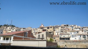 Casa rústica en Calaceite para vender con electricidad