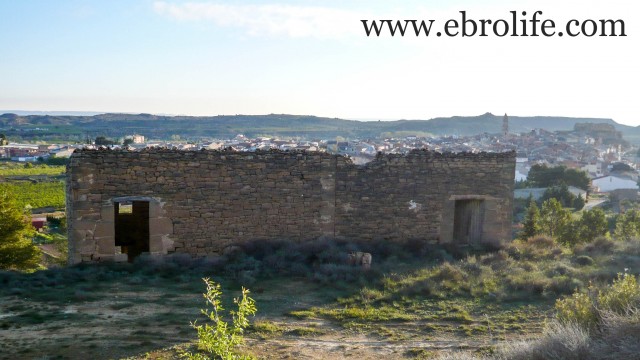 Masía de piedra en Maella