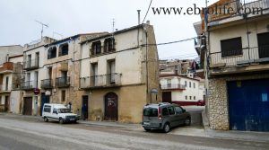 Casa antigua en Calaceite en oferta con casa