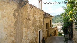 Casa en el casco antiguo de Calaceite para vender con bodega