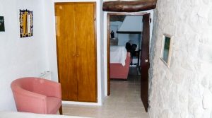 Masía con encanto en Torre del Compte en oferta con almendros por 310.000€