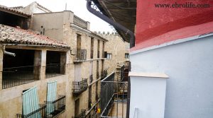 Antigua casa en el centro de Maella para vender con bodega por 47.900€