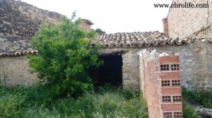 Gran masía con corrales y era en Maella en venta con masía