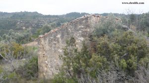 Finca rústica con masía en Calaceite en venta con bodega