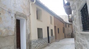 Casa rural en el centro de Calaceite en venta con terraza