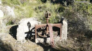 Detalle de Finca rústica con molino en Fornoles con balsa