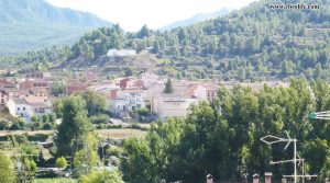 Casa en el casco antiguo de Valderrobres en oferta con agua