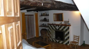 Vendemos Casa en el casco antiguo de Cretas con trastero por 109.000€