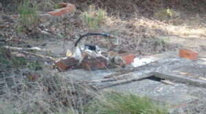 Detalle de Torre vivienda en la Huerta de Caspe con río