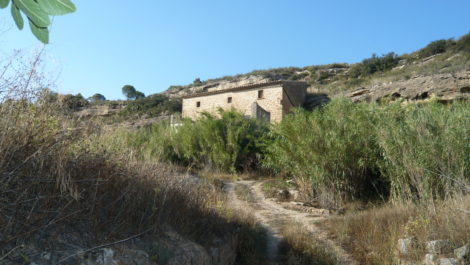 Finca en el rio en Batea