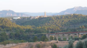 Detalle de Masia en Valdeltormo con olivos y frutales