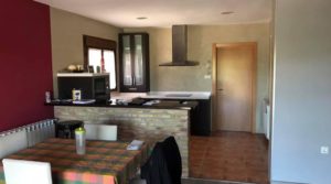 Chalet en Caspe a buen precio con gran cocina-comedor