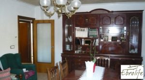 Casa en Caspe con piscina excelente para vivir. a buen precio con garaje por 600.000€