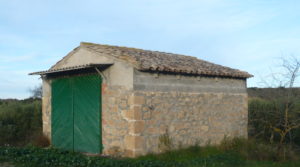 Foto de Finca de regadío en Caspe con masías de piedra por 47.000€