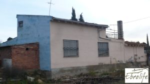 Vendemos Casa de campo en Caspe con gran piscina con piscina