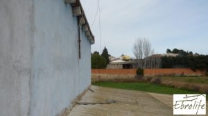 Casa de campo en Caspe con gran piscina para vender con garaje