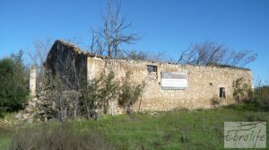 Foto de Venta-Posada antigua en La Fresneda con pozo