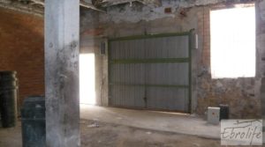 Foto de Parcela urbana en Maella, muy cerca del centro. en venta con garage