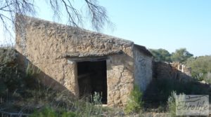 Finca de olivos con masía de piedra en Fabara para vender con variedad tradicional de gran calidad por 18.000€