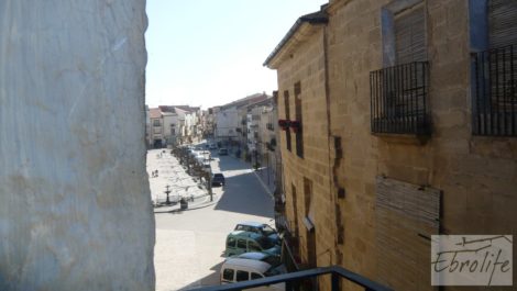 Casa de piedra en el centro de Batea