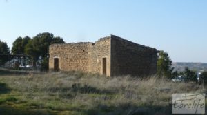 Masía de piedra en Maella para reformar. en oferta con vistas privilegiadas