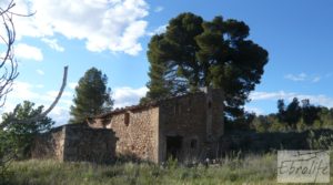 Masía y finca con concesión de riego en Torre del Compte a buen precio con riego por 130.000€