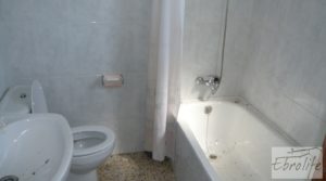 Detalle de Torre con piscina privada y garaje en Caspe con garaje por 250.000€