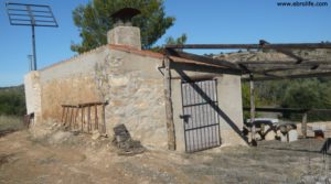 Masía en el rio algars Calaceite para vender con almendros