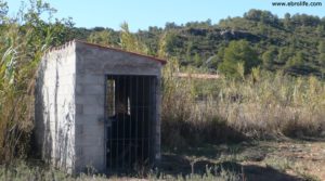 Masía en el rio algars Calaceite para vender con diversos frutales por 42.000€