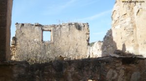 Detalle de Gran finca en Fabara con almendros