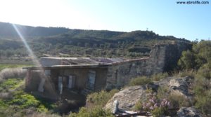 Foto de Establos cerca de Maella con gran cisterna de agua de lluvia por 14.000€
