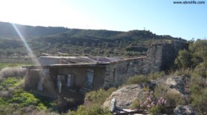 Foto de Establos cerca de Maella con gran cisterna de agua de lluvia por 14.000€