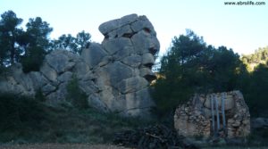 Vendemos Masía del horno Fuentespalda con montañas