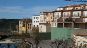 Detalle de Masia urbana en Cretas Matarraña con electricidad