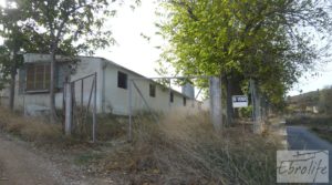 Granja en Maella junto al río Matarraña. a buen precio con buen acceso por 129.000€