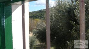 Casa en el río Tastavins, en La Portellada. para vender con almendros por 36.000€