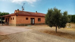 Hacienda en Caspe para vender con terraza