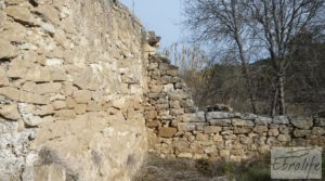 Se vende Antiguo Molino aceitero en Arens de Lledo. con fosa séptica