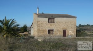 Vendemos Torre en la huerta de Caspe con depositos para agua corriente