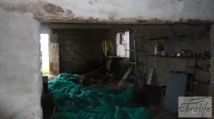 Foto de Masía histórica en Valderrobres con gran almacén por 175.000€