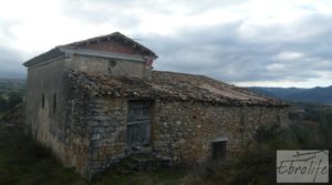 Masía histórica en Valderrobres para vender con bodega por 175.000€