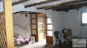 Vendemos Masía histórica en Valderrobres con despensa por 175.000€