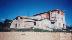 Foto de Masía histórica en Valderrobres con gran almacén por 175.000€