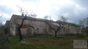 Detalle de Magnífica masía en Valderrobres, rodeada de almendros. con barbacoa