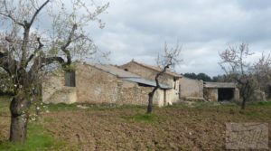 Detalle de Magnífica masía en Valderrobres, rodeada de almendros. con barbacoa por 110.000€