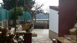 Chalet en Chacón (Caspe) en oferta con jardines por 115.000€