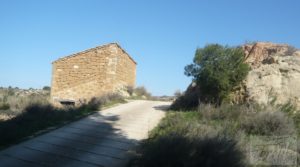 Casa de campo en Caspe en oferta con regadío