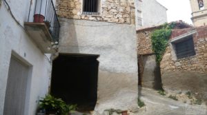 Foto de Casa y olivar en Fornoles en venta con bodega