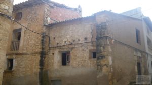 Casa y olivar en Fornoles para vender con bodega por 19.000€