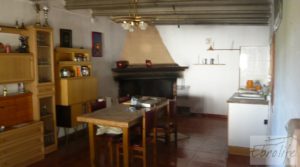 Chalet en Maella a buen precio con jardines por 92.000€